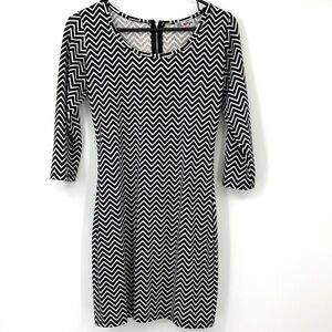 Urban Rose Bodycon Form Fitting Dress Chevron Pattern Size S/M